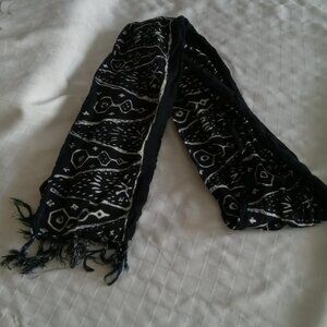 Pretty cotton hair scarf with typical Hawaiian pattern navy blue, handmade